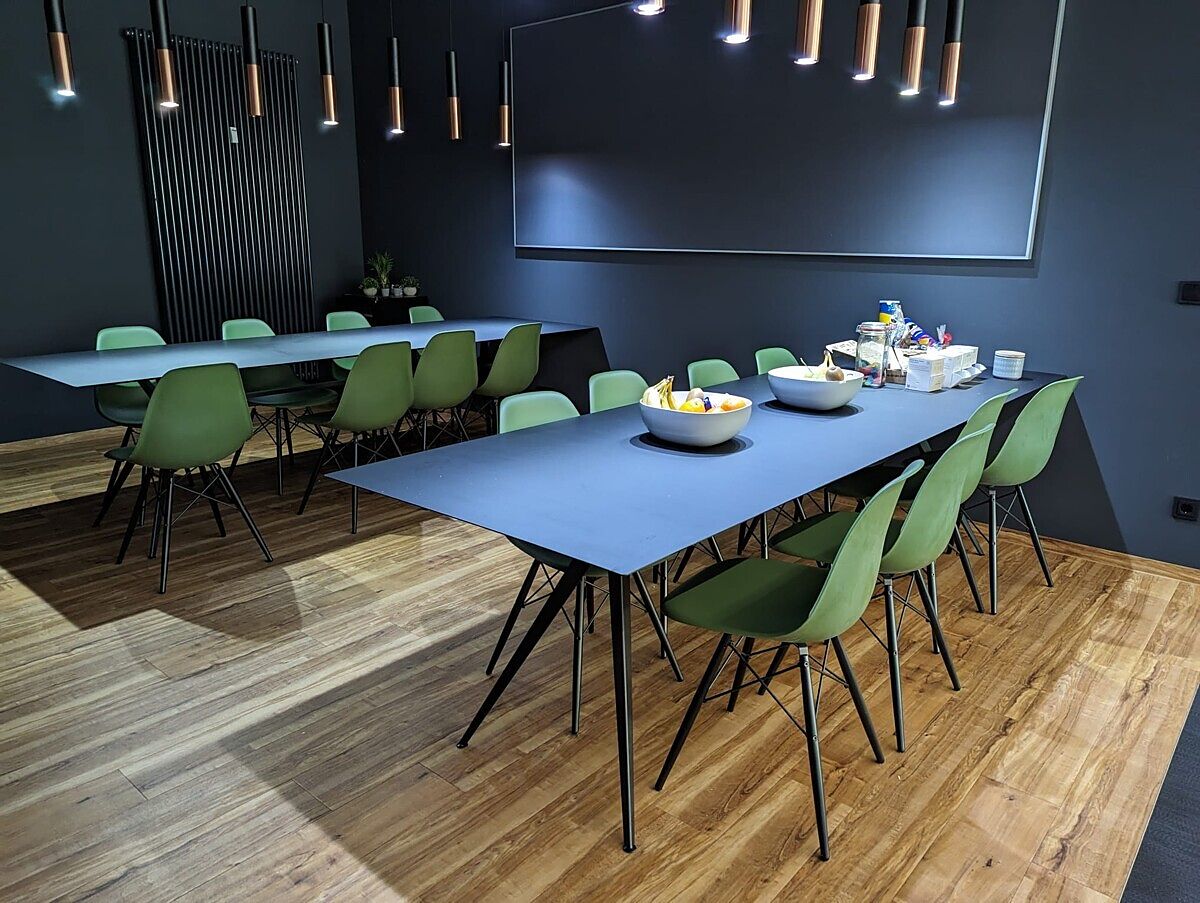 Büro Regensburg-West – Besprechungsraum (2)