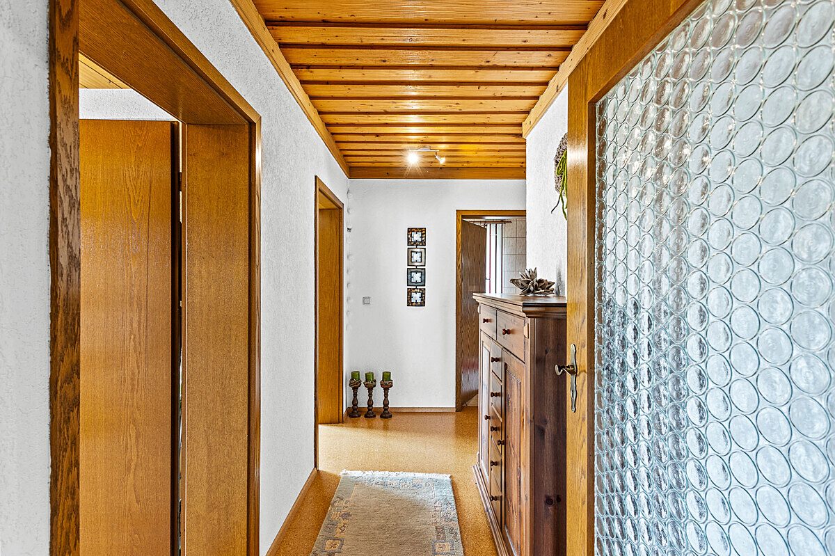 Einfamilienhaus Klardorf, Schwandorf – Flur (1)
