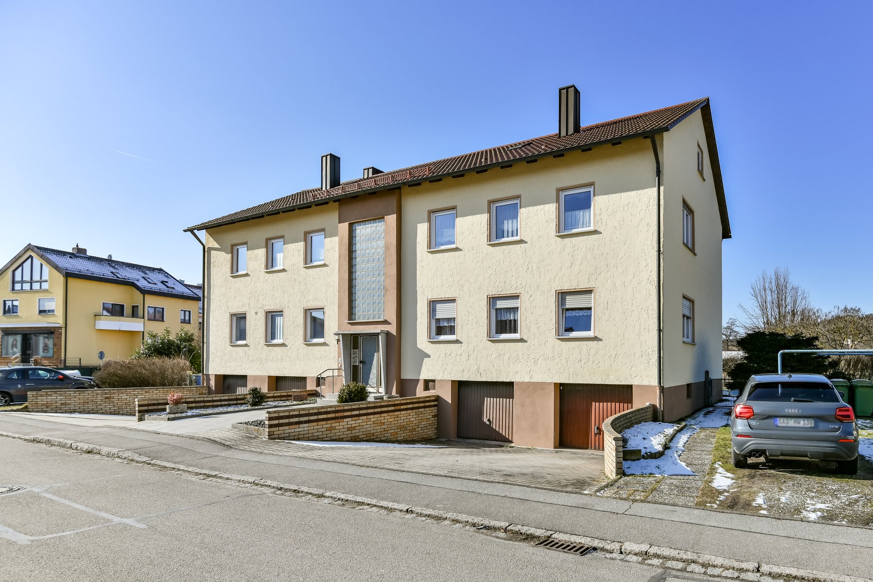 Mehrfamilienhaus mit Potenzial und Rendite in Schwandorf