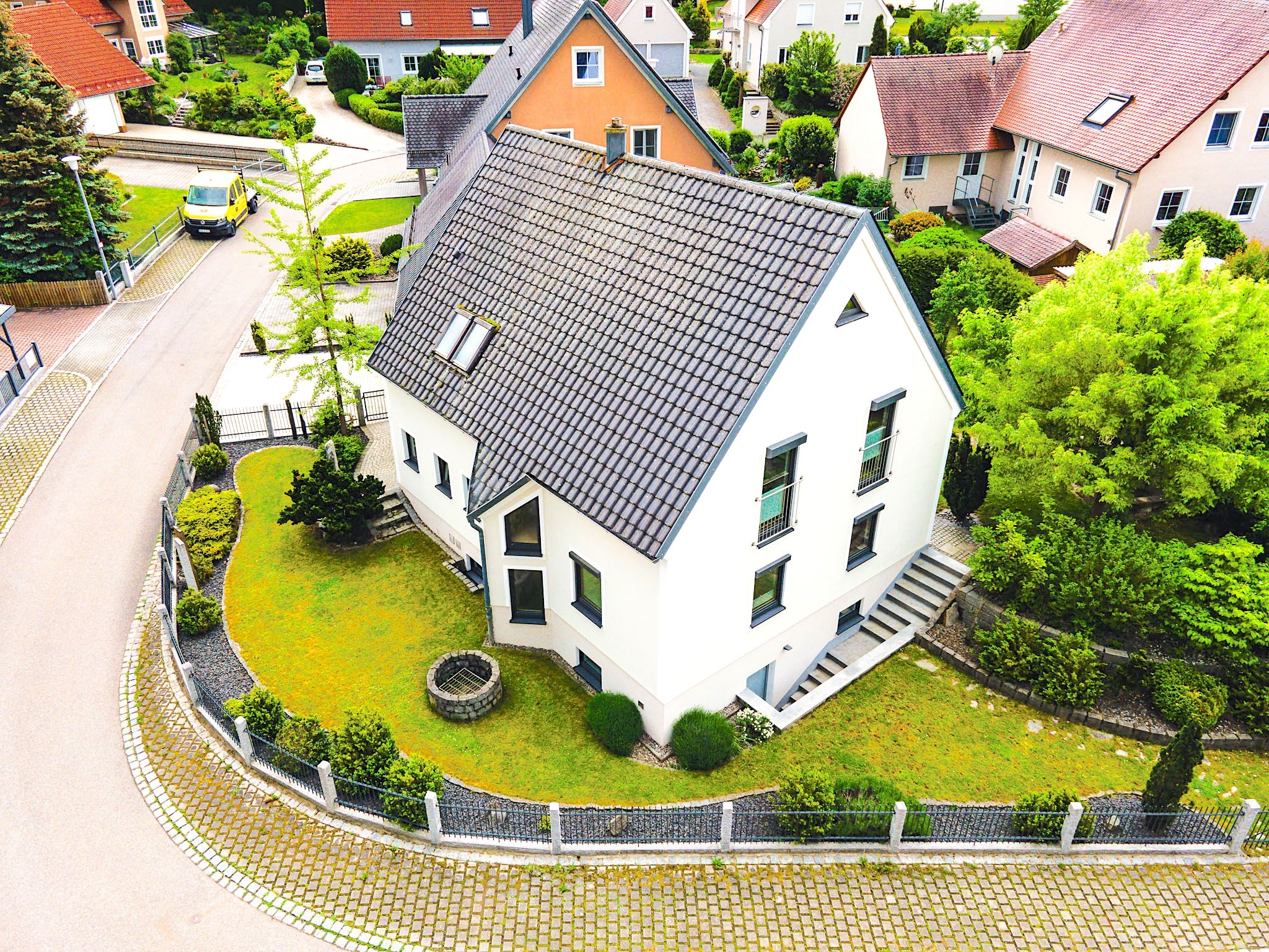 Hochwertiges Wohnen in Schwarzach mit schönem Garten, Sauna und PV-Anlage